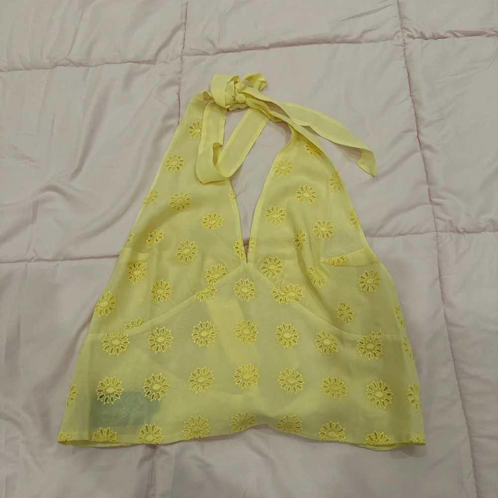 Realisation Par Yellow Embroidered Halter Top - Picture 3 of 5